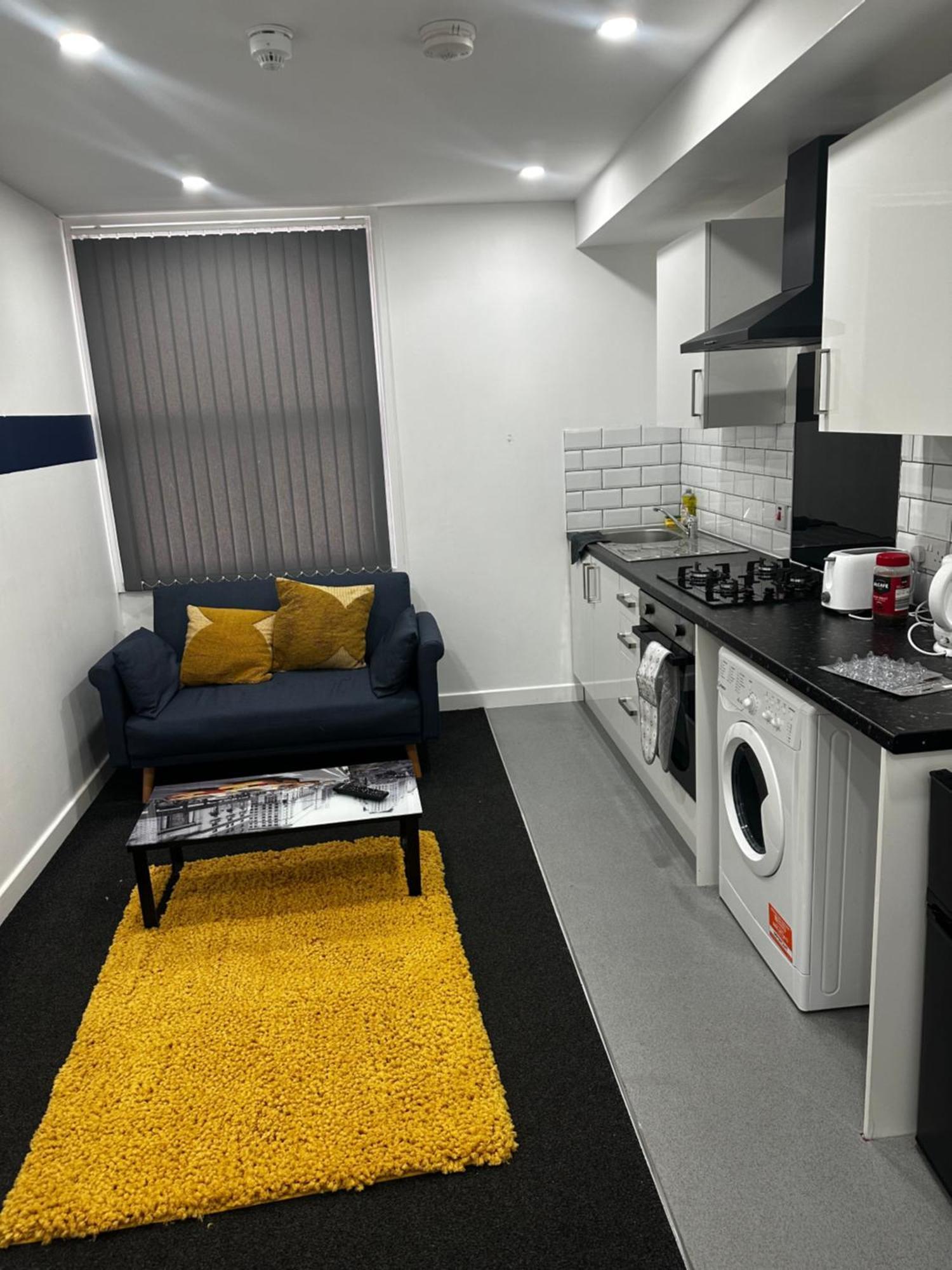 דירות לייסטר Cozzy Haven Two Min From Train Station מראה חיצוני תמונה